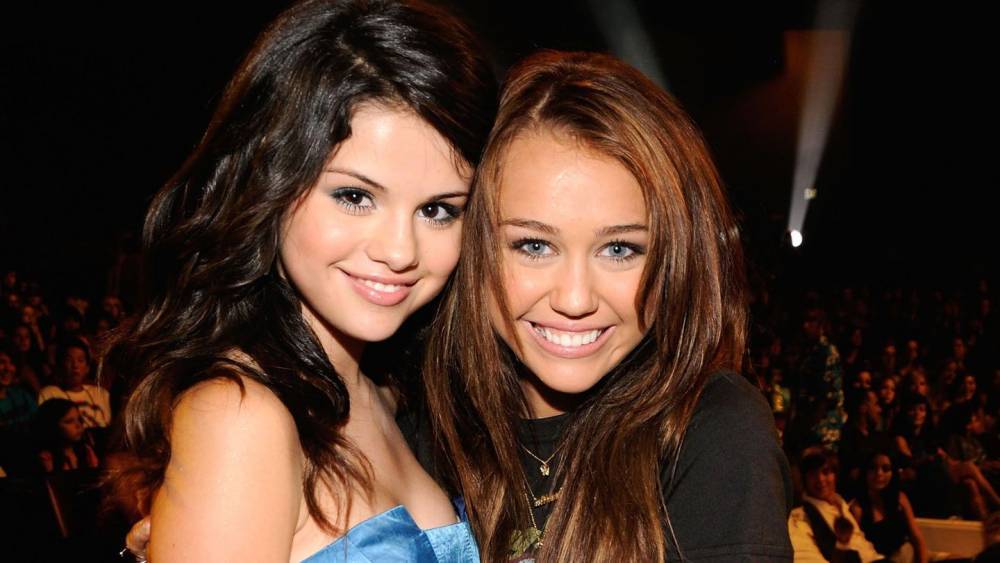 Hilary Duff - Selena Gomez - Emily Osment - Hannah Montana - Miley Cyrus And Selena Gomez Just Had The Sweetest Reunion: 'I've Always Been A Fan Of Yours' - mtv.com - state Montana - Reunion