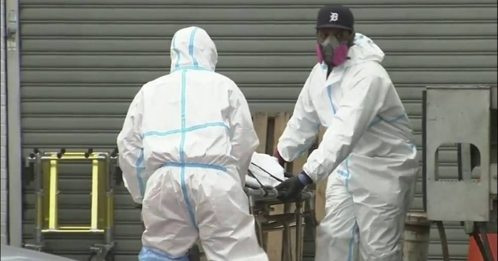 Coronavirus: Up to 60 bodies found piled in New York trucks after 'foul odour' reported - mirror.co.uk - New York - city New York