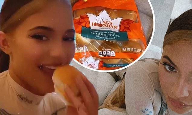 Kylie Jenner - Kylie Jenner glams up to snack on slider buns with 'quarantine friend' Stassi - dailymail.co.uk