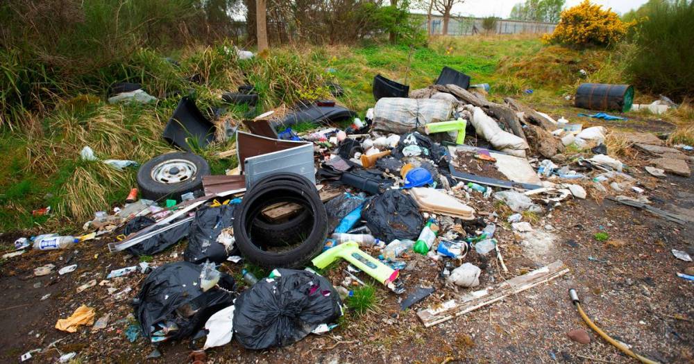 Cops forced to guard illegal fly-tipping sites as fears raised over rats and disease - dailyrecord.co.uk - Scotland