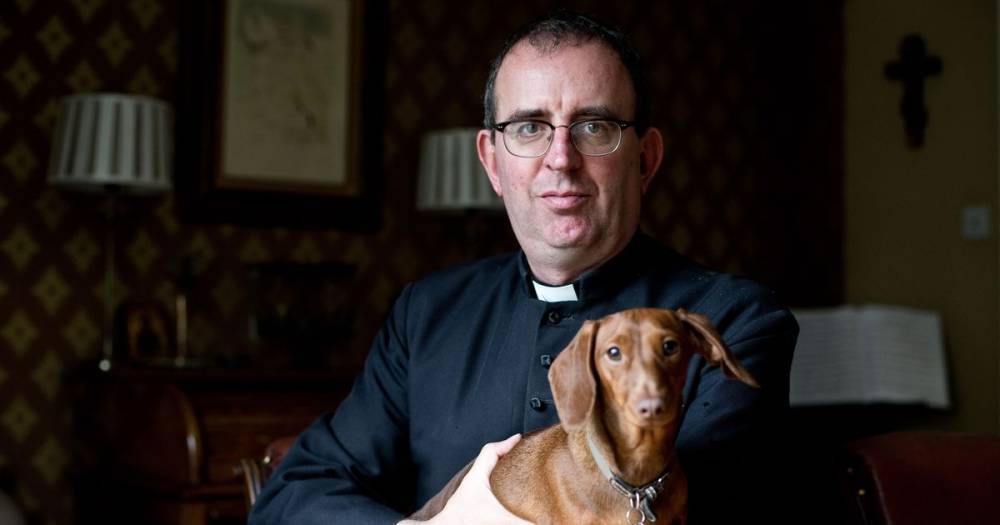 Richard Coles - Reverend Richard Coles faces further grief after sister-in-law dies of coronavirus - mirror.co.uk