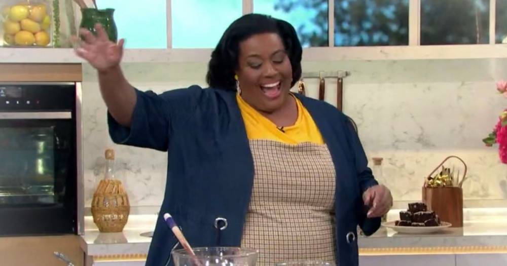 Holly Willoughby - Phillip Schofield - Alison Hammond - Phil Willoughby - Alison Hammond has This Morning fans in stitches over 'hilarious' baking blunder - dailystar.co.uk