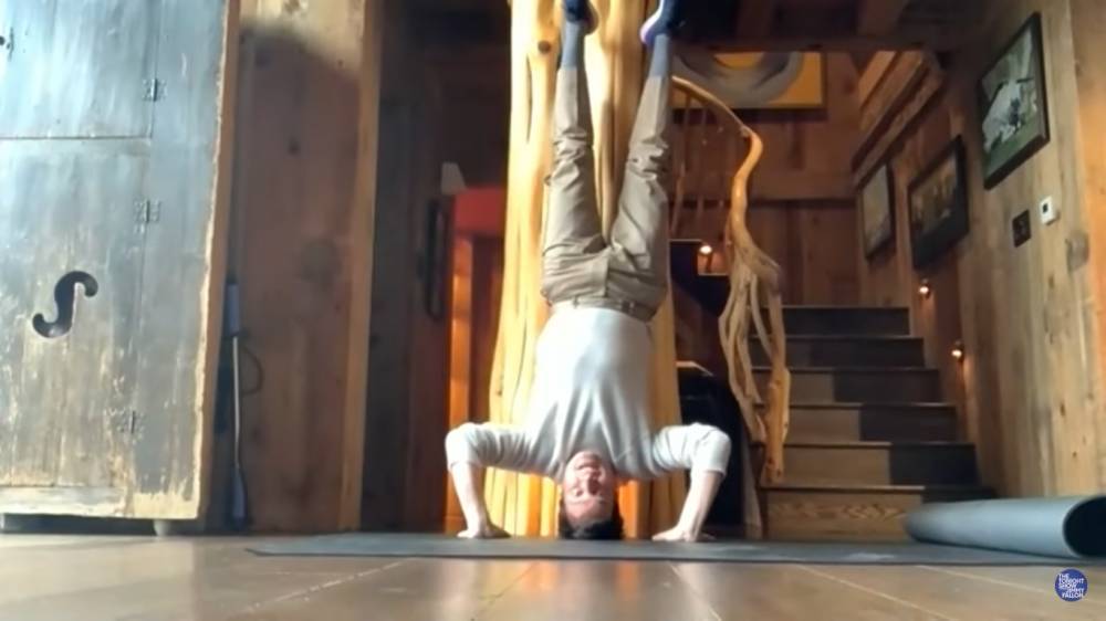 Jimmy Fallon - Jimmy Fallon Shows Off His Impressive Handstand Skills With Shailene Woodley During ‘Tonight Show’ Interview - etcanada.com