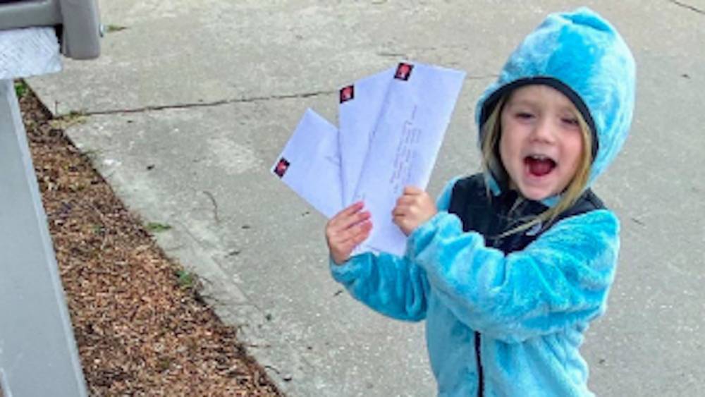 This Sweet 4-Year-Old Delivering Letters to Nursing Homes Will Brighten Your Day - etonline.com - state Wisconsin