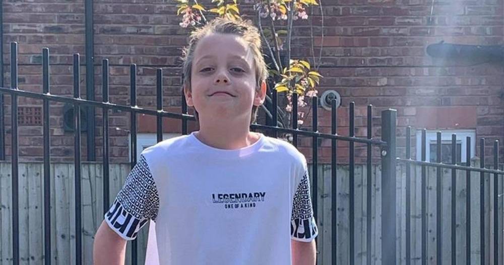 Tom Moore - Inspired by Captain Tom, young boy with cerebral palsy takes on fundraising challenge - to raise money for funerals of coronavirus victims - manchestereveningnews.co.uk