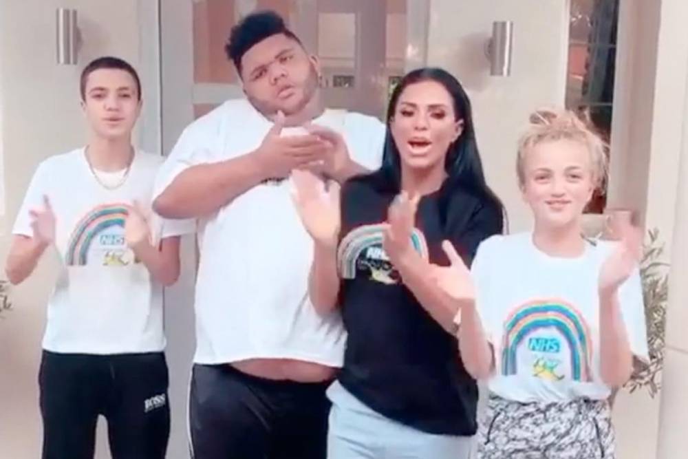 Katie Price - Peter Andre - Katie Price reunited with children Junior, 14, and Princess, 12, after weeks apart as they clap for the NHS - thesun.co.uk - Britain