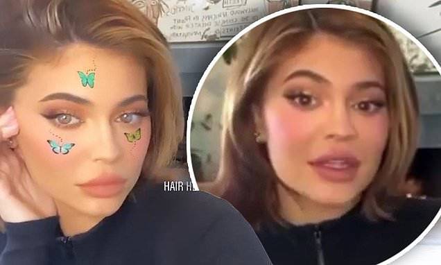 Kylie Jenner - Kylie Jenner sports glam makeup and natural hair for appearance on BFF Stassie's Instagram Live - dailymail.co.uk