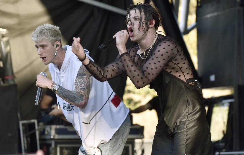 Watch Machine Gun Kelly and Yungblud cover Oasis’ ‘Champagne Supernova’ from their houses - nme.com