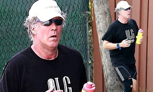 Will Ferrell - Will Ferrell goes for a solo jog in an attempt to stay fit while isolating and social distancing - dailymail.co.uk - Los Angeles - state California