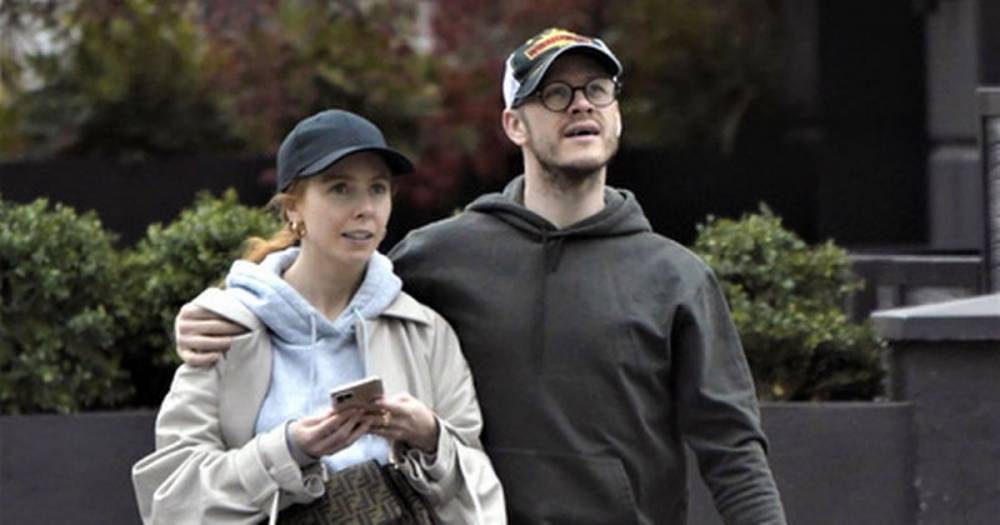 Stacey Dooley - Kevin Clifton - Stacey Dooley and Kevin Clifton go for romantic stroll during coronavirus lockdown - mirror.co.uk