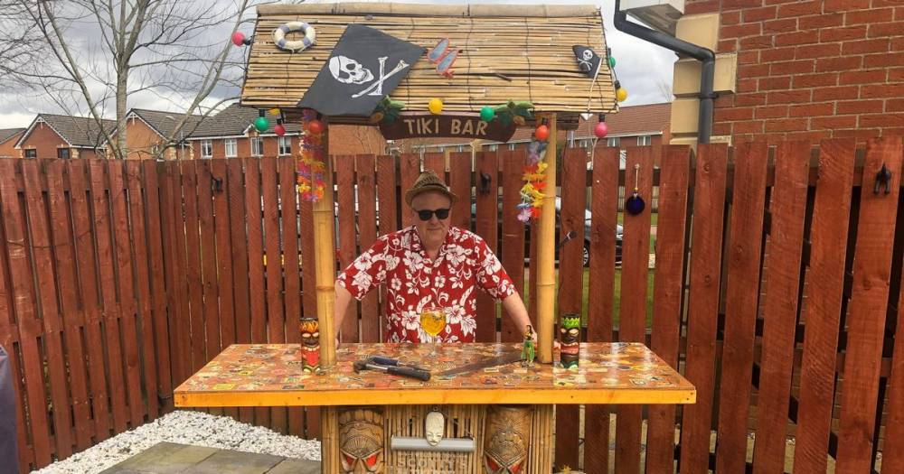 Scots dad builds Tiki bar in garden so family can enjoy lockdown heatwave - dailyrecord.co.uk - Scotland