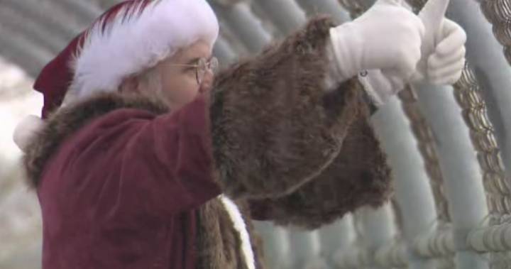 Santa Claus delivers cheer to Alberta community amid COVID-19 pandemic - globalnews.ca - city Santa - city Santa Claus