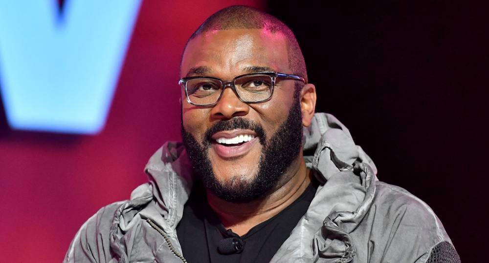 Tyler Perry Leaves $21,000 Tip for Workers at Atlanta Restaurant! - justjared.com - city Atlanta - county Tyler - city Houston - county Perry