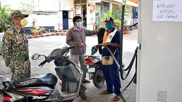 Petrol, diesel price today: No rate cut even as crude oil rates hover below $35 - livemint.com - city New Delhi - city Mumbai - city Chennai - city Delhi - city Hyderabad - city Kolkata