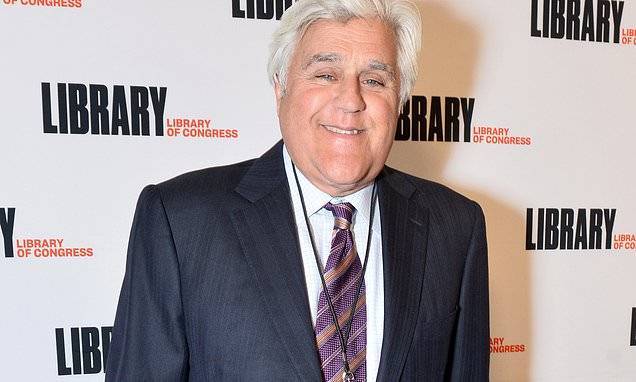 Jay Leno - Jay Leno plays roadside mechanic and pulls over to help man broken down in vintage Mercedes-Benz - dailymail.co.uk - Los Angeles - Washington - city Los Angeles