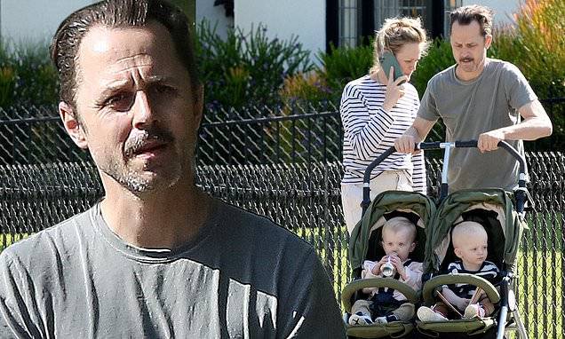 Giovanni Ribisi and partner Emily Ward take a break from quarantine for family stroll with the twins - dailymail.co.uk - Los Angeles - city Los Angeles - county Hill - city Hollywood, county Hill
