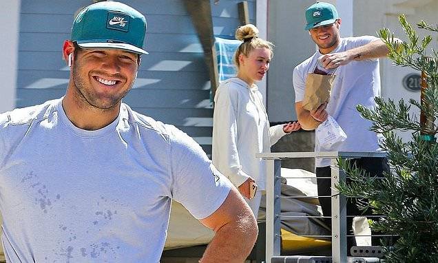 Colton Underwood - Cassie Randolph - Colton Underwood gets fresh air with Cassie Randolph... after making 'full recovery' from COVID-19 - dailymail.co.uk