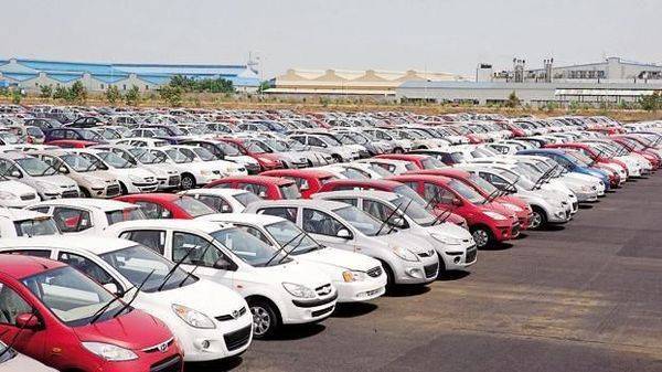 Lockdown deepens woes of automobile dealers: Report - livemint.com - city New Delhi - India