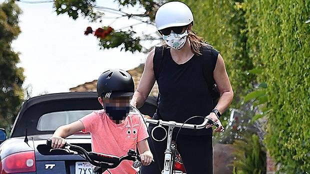 Jennifer Garner - Jennifer Garner Son Samuel, 8, Rock Protective Gear As They Go For Afternoon Bike Ride - hollywoodlife.com