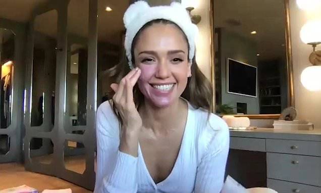 Jessica Alba - Jessica Alba says using face masks for 'self-care' is 'really important' as she isolates - dailymail.co.uk