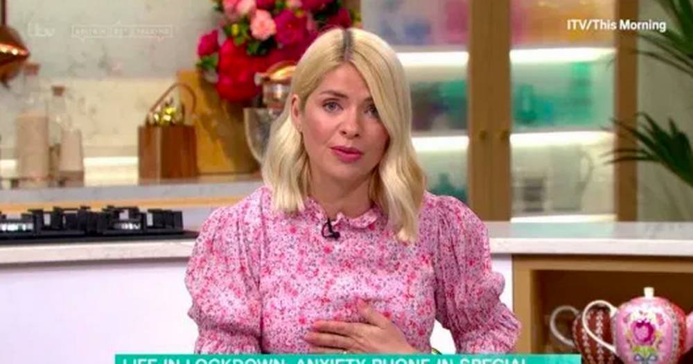 Holly Willoughby - Phillip Schofield - Emma Kenny - Holly Willoughby gets teary as This Morning viewer asks for advice after suffering miscarriage during lockdown - ok.co.uk
