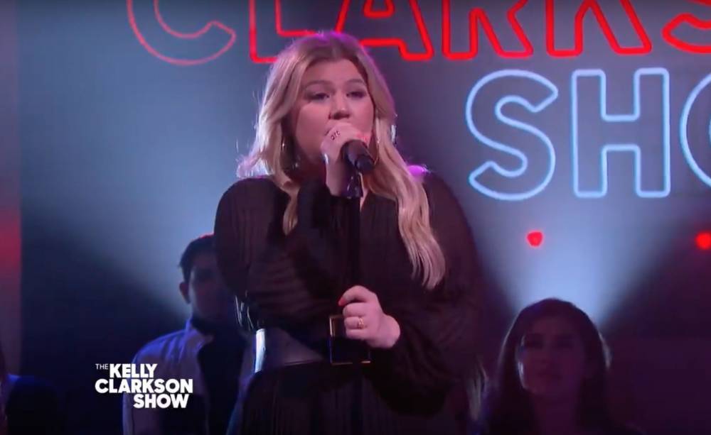 Kelly Clarkson - Toni Braxton - Kelly Clarkson Covers Toni Braxton’s ‘How Could An Angel Break My Heart’ In Pre-Taped ‘Kellyoke’ - etcanada.com - Usa - Reunion