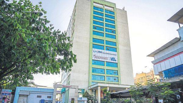 As health workers fall sick, clamour grows for safety gear - livemint.com - India - city Mumbai - city Pune