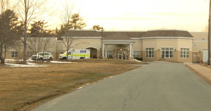 Daughter of N.S. woman with COVID-19 frustrated by lack of communication with nursing home - globalnews.ca - city Enfield