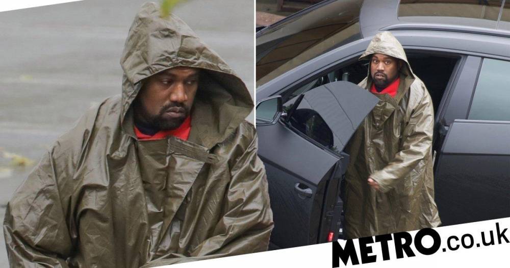 Kim Kardashian - Kanye West doesn’t let the coronavirus pandemic or the rain stop him from going to work - metro.co.uk - Los Angeles - city Chicago
