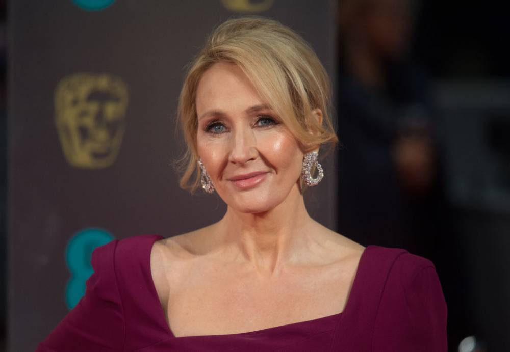 JK Rowling struck down with coronavirus symptoms - newidea.com.au