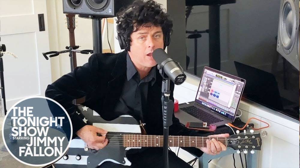 Jimmy Fallon - Tommy James - Billie Joe - Billie Joe Armstrong Performs Cover Of Self-Isolation Anthem ‘I Think We’re Alone Now’ - etcanada.com