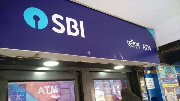 SBI cuts savings deposit rate to 2.75%, lowers MCLR by 35 bps - livemint.com - India - city Mumbai