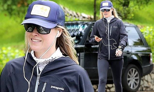 Ali Larter flashes a smile as she keeps her spirits lifted with rejuvenating walk amid the pandemic - dailymail.co.uk