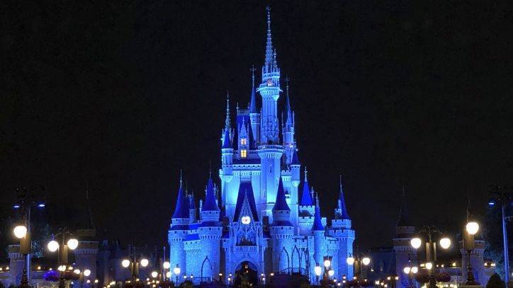 Disney lights up Cinderella's Castle in blue to honor healthcare workers - fox29.com - Usa - city Orlando - city Shanghai