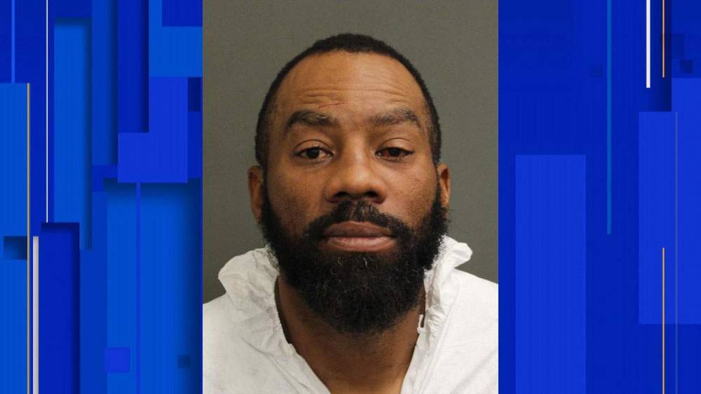 Orlando man told to stop urinating in public stabs 2, killing 1, policy say - clickorlando.com