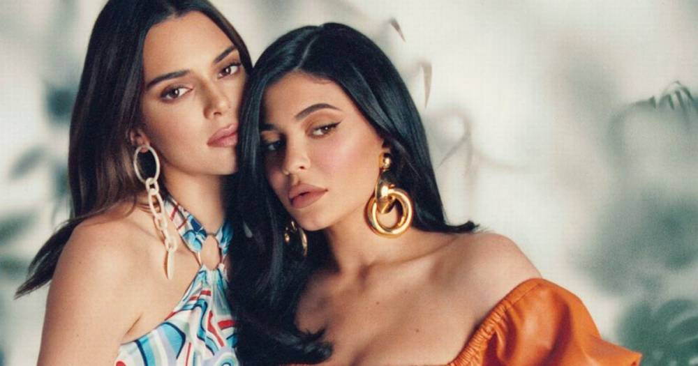 Kendall Jenner - Kylie Jennerа - Kylie and Kendall Jenner bizarrely thank retouch artist as they tease new clothing line - mirror.co.uk