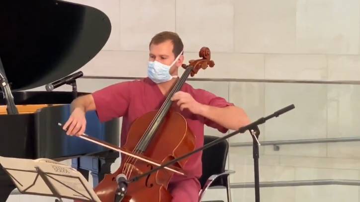 Surgeons perform music in hospital lobby ‘healing concert’ to honor colleagues amid COVID-19 crisis - fox29.com - New York - city Columbia