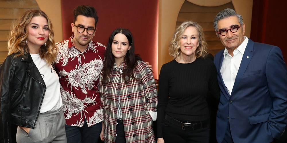 Dan Levy & 'Schitt's Creek' Cast Raise Tons of Money For Food Banks Ahead of Series Finale - justjared.com - Canada - county Banks