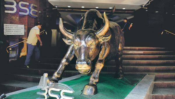 Stock market seen volatile; Asian peers edge lower - livemint.com - Japan - Usa - India