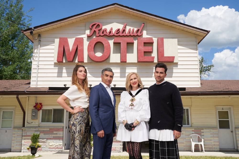 ‘Schitt’s Creek’ Finale Delivers A Happy Ending And Fans Are In Awe - etcanada.com - city Eugene, county Levy - county Levy