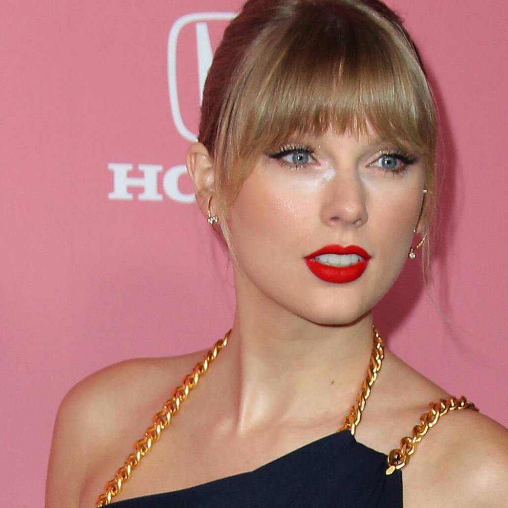 Taylor Swift handed struggling student April Fool’s Day cash - peoplemagazine.co.za