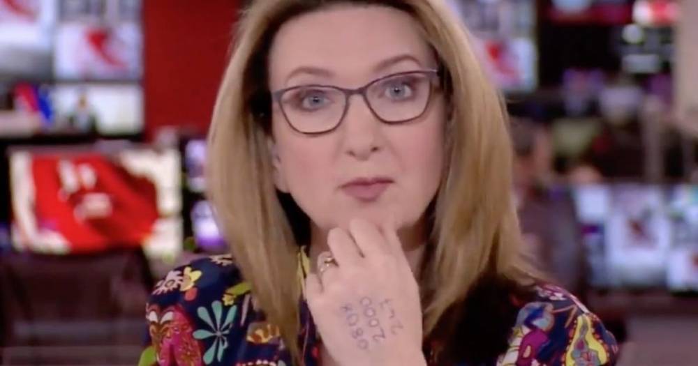 Victoria Derbyshire - Victoria Derbyshire presents BBC News with domestic abuse hotline number on hand - dailystar.co.uk