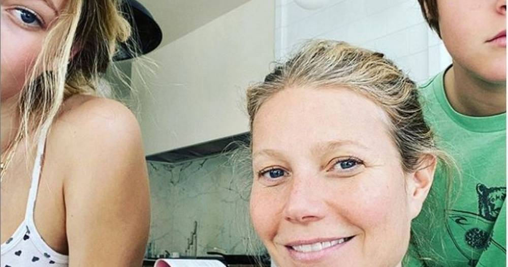 Chris Martin - Gwyneth Paltrow - Gwyneth Paltrow shares rare snap of kids with Chris Martin as she works from home - mirror.co.uk