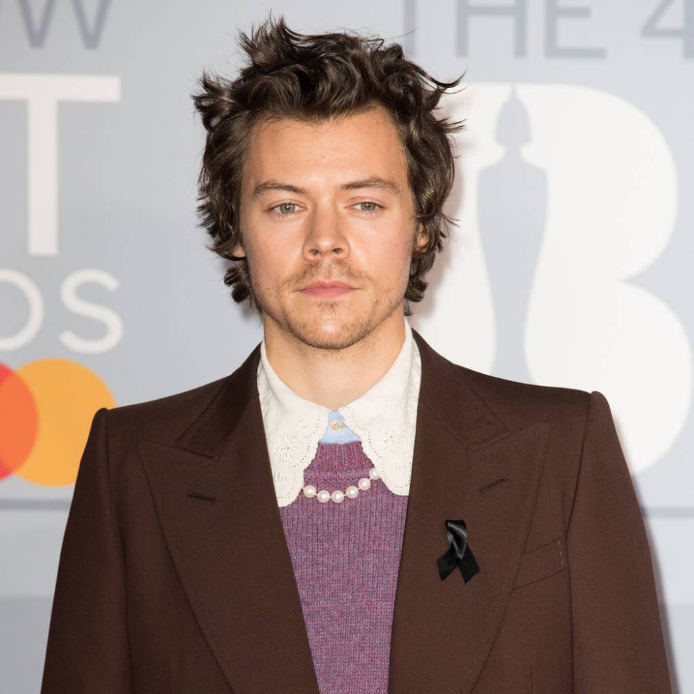 Harry Styles launches T-shirt to raise coronavirus relief funds - peoplemagazine.co.za