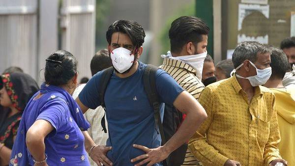 Mumbai makes face masks compulsory in public places as COVID-19 cases rise - livemint.com - India - city Mumbai