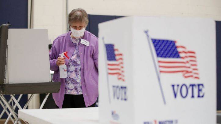 Pandemic politics: Wisconsin voters wait hours at the few open polling stations - fox29.com - Madison, state Wisconsin - state Wisconsin
