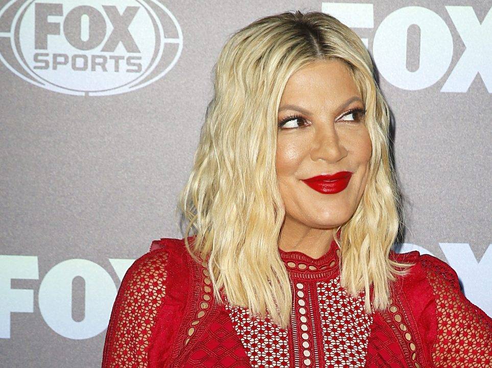 Tori Spelling ripped by fans after charging US$95 to talk to her - torontosun.com - Usa