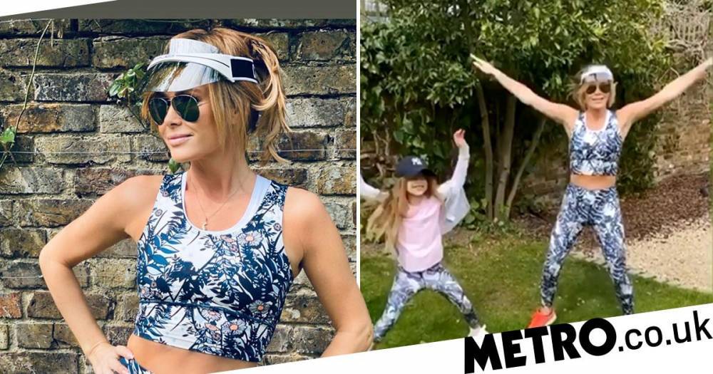 Amanda Holden - Amanda Holden twins with daughter Hollie as she smashes garden workout amid coronavirus lockdown - metro.co.uk