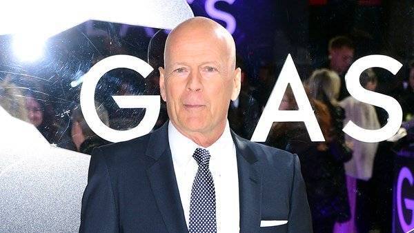 Bruce Willis - Demi Moore - Bruce Willis shaves daughter Tallulah’s head in quarantine - breakingnews.ie