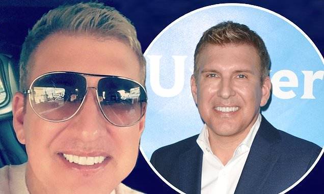 Todd Chrisley - Todd Chrisley, 52, reveals he was hospitalized after testing positive for coronavirus - dailymail.co.uk